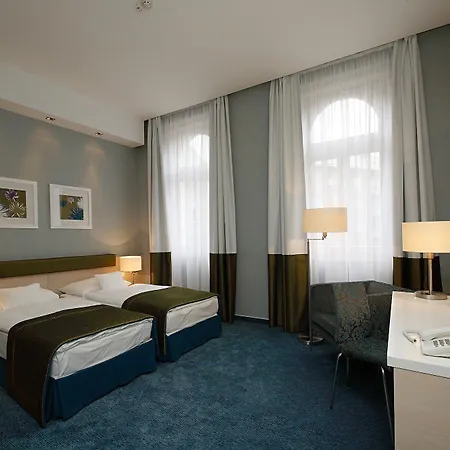 Atrium Fashion Hotel 4*