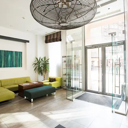 Hotel Atrium Fashion 4*