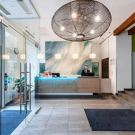 Atrium Fashion فندق بودابست