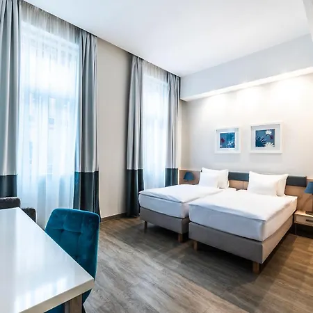 Hotel Atrium Fashion 4*