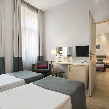 Hotel Atrium By Mellow Mood