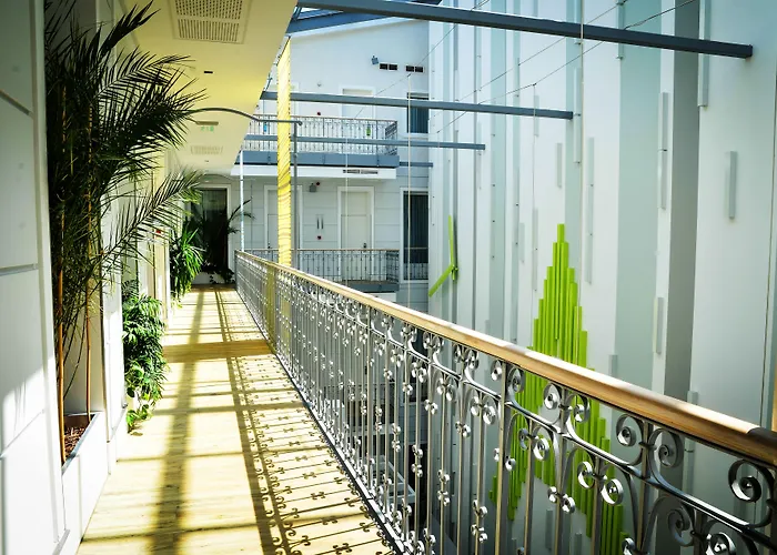 Atrium Hotel By Mellow Mood Hotels 4*